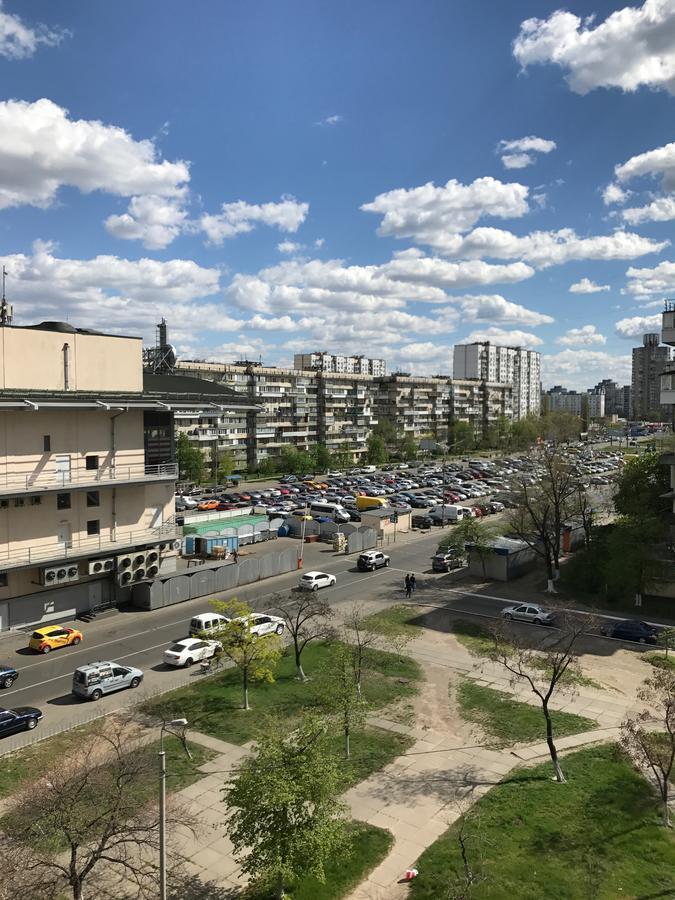 Apartment Obolon Metro Station Kiev Exterior foto